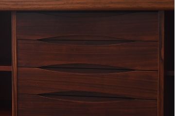 ヴィンテージ家具　北欧ビンテージ　dyrlund(デューロン)社　蛇腹式　ローズウッド材　サイドボード(収納棚、キャビネット)