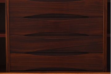 ヴィンテージ家具　北欧ビンテージ　dyrlund(デューロン)社　蛇腹式　ローズウッド材　サイドボード(収納棚、キャビネット)