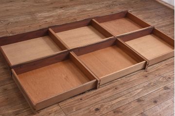 ヴィンテージ家具　北欧ビンテージ　dyrlund(デューロン)社　蛇腹式　ローズウッド材　サイドボード(収納棚、キャビネット)