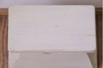 アンティーク雑貨　ペイント家具　シャビーな風合いが魅力的な踏み台(花台)