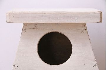 アンティーク雑貨　ペイント家具　シャビーな風合いが魅力的な踏み台(花台)