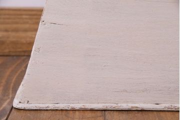 アンティーク雑貨　ペイント家具　シャビーな風合いが魅力的な踏み台(花台)