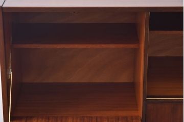 北欧家具　G-PLAN(ジープラン)　BBシリーズ(Black&Brass)のサイドボード(サイドキャビネット)