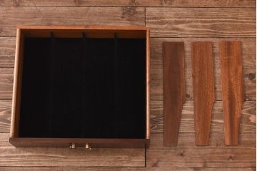 北欧家具　G-PLAN(ジープラン)　BBシリーズ(Black&Brass)のサイドボード(サイドキャビネット)