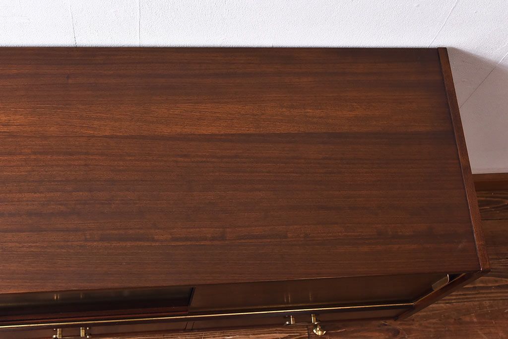 北欧家具　G-PLAN(ジープラン)　BBシリーズ(Black&Brass)のサイドボード(サイドキャビネット)