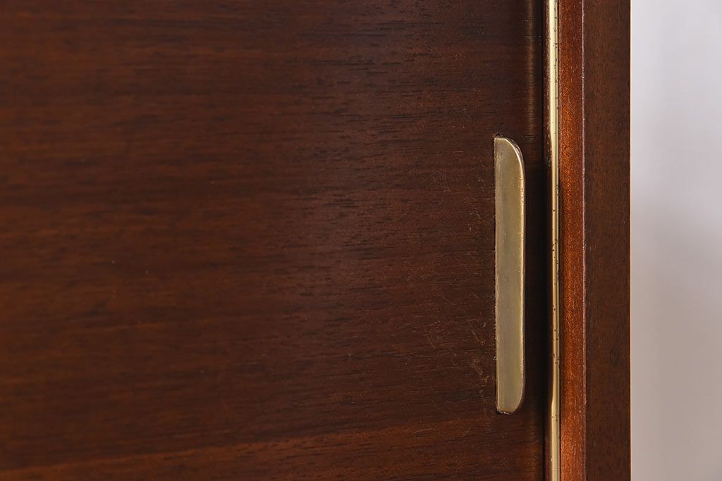 北欧家具　G-PLAN(ジープラン)　BBシリーズ(Black&Brass)のサイドボード(サイドキャビネット)