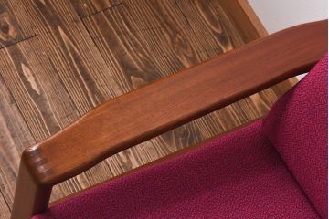 ヴィンテージ家具　北欧ビンテージ　チーク材　ファブリックが差し色になる二人掛けソファ(ラブソファ、ダイニングソファ)