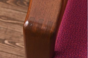 ヴィンテージ家具　北欧ビンテージ　チーク材　ファブリックが差し色になる二人掛けソファ(ラブソファ、ダイニングソファ)