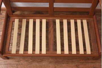 ヴィンテージ家具　北欧ビンテージ　チーク材　ファブリックが差し色になる二人掛けソファ(ラブソファ、ダイニングソファ)