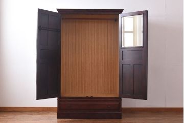 中古美品　和モダンな空間におすすめの上品なワードローブ(洋服箪笥、キャビネット)