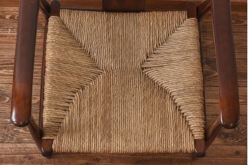 中古　松本民芸家具　77型　曲肘　体にフィットするラッシ座面アームチェア(定価約18万円)(1)