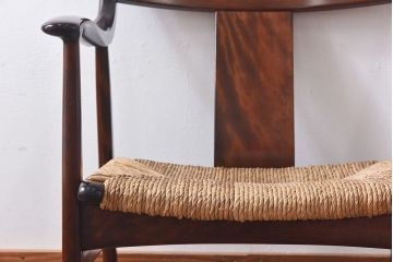 中古　松本民芸家具　77型　曲肘　体にフィットするラッシ座面アームチェア(定価約18万円)(1)