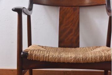 中古　松本民芸家具　77型　曲肘　体にフィットするラッシ座面アームチェア(定価約18万円)(2)