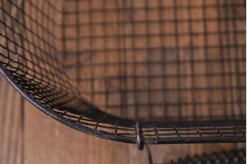 アンティーク雑貨　イギリス　錆交じりの風合いが魅力的なバスケット(カゴ)