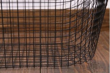 アンティーク雑貨　イギリス　錆交じりの風合いが魅力的なバスケット(カゴ)