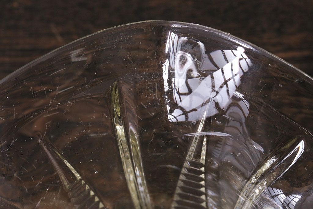 アンティーク雑貨　イギリス　レトロな味わいを醸し出すガラス小物入れ(フラワーベース)