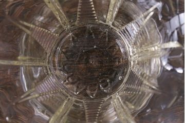 アンティーク雑貨　イギリス　レトロな味わいを醸し出すガラス小物入れ(フラワーベース)