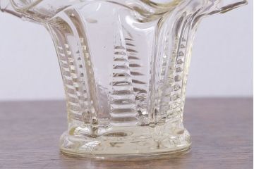 アンティーク雑貨　イギリス　レトロな味わいを醸し出すガラス小物入れ(フラワーベース)