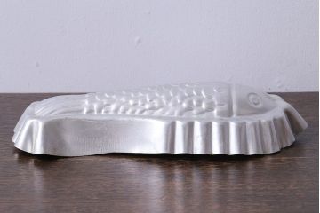 アンティーク雑貨　イギリス製　English Ironstone 魚の形のチョコレートモールド(ゼリーモールド、型、ディスプレイ)