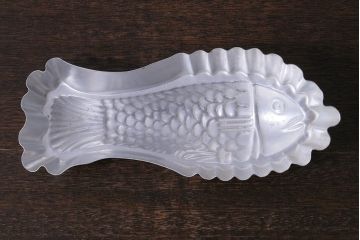 アンティーク雑貨　イギリス製　English Ironstone 魚の形のチョコレートモールド(ゼリーモールド、型、ディスプレイ)