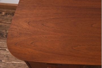 北欧家具　チーク材　曲線のフォルムが珍しいデスク(平机、在宅ワーク、在宅用ワークデスク、カウンターテーブル)