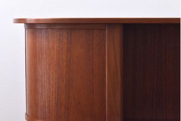 北欧家具　チーク材　曲線のフォルムが珍しいデスク(平机、在宅ワーク、在宅用ワークデスク、カウンターテーブル)