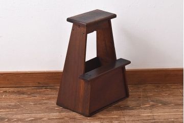 アンティーク雑貨　昭和中期　レトロな雰囲気漂う踏み台(飾り台)