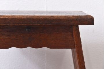 アンティーク雑貨　昭和中期　レトロな雰囲気漂う踏み台(飾り台)