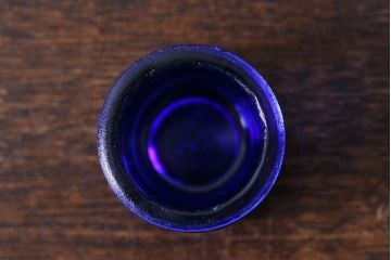 アンティーク雑貨　イギリス　レトロで可愛らしい小さな青色ガラス瓶(ビン)3個セット(1)