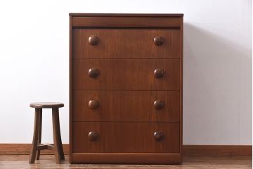 ヴィンテージ家具　北欧ビンテージ　チーク材　丸い取っ手がユニークなチェスト(サイドチェスト、引き出し、ドロワー)