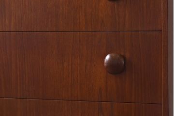 ヴィンテージ家具　北欧ビンテージ　チーク材　丸い取っ手がユニークなチェスト(サイドチェスト、引き出し、ドロワー)