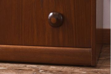 ヴィンテージ家具　北欧ビンテージ　チーク材　丸い取っ手がユニークなチェスト(サイドチェスト、引き出し、ドロワー)