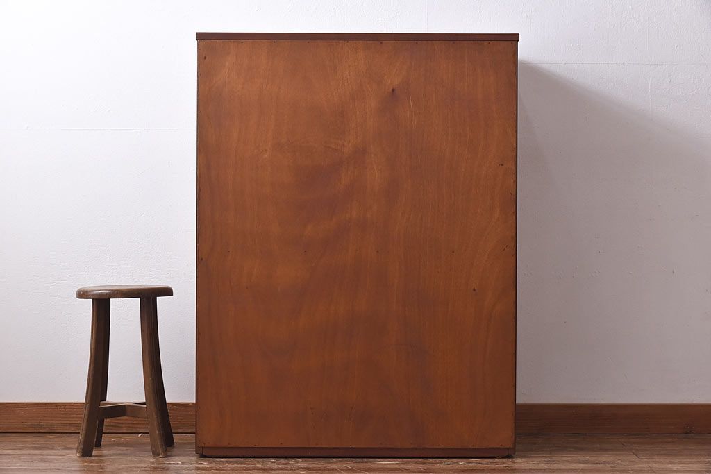 ヴィンテージ家具　北欧ビンテージ　チーク材　丸い取っ手がユニークなチェスト(サイドチェスト、引き出し、ドロワー)