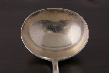アンティーク雑貨　イギリスビンテージ　味わい深い風合いのシルバープレートスプーン(レードル)2つセット