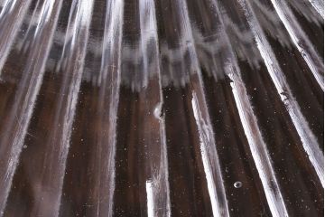 アンティーク雑貨　イギリス製　胴の細かな意匠がおしゃれなガラスのケーキスタンド