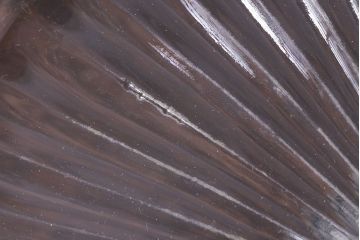 アンティーク雑貨　イギリス製　胴の細かな意匠がおしゃれなガラスのケーキスタンド