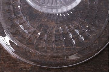 アンティーク雑貨　イギリス製　シンプルなフォルムが魅力的なガラスのケーキスタンド