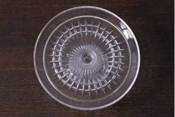 アンティーク雑貨　イギリス製　シンプルなフォルムが魅力的なガラスのケーキスタンド