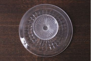 アンティーク雑貨　イギリス製　シンプルなフォルムが魅力的なガラスのケーキスタンド