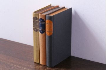 アンティーク雑貨　イギリスアンティーク　古い趣が魅力的な本(洋書、古書、英字本)3冊セット