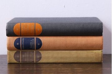 アンティーク雑貨　イギリスアンティーク　古い趣が魅力的な本(洋書、古書、英字本)3冊セット