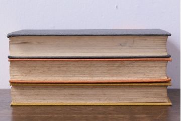 アンティーク雑貨　イギリスアンティーク　古い趣が魅力的な本(洋書、古書、英字本)3冊セット