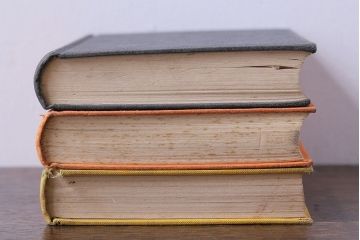アンティーク雑貨　イギリスアンティーク　古い趣が魅力的な本(洋書、古書、英字本)3冊セット
