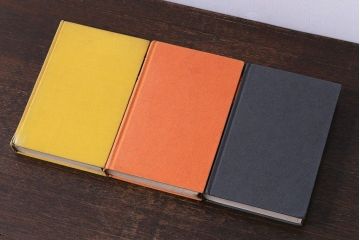 アンティーク雑貨　イギリスアンティーク　古い趣が魅力的な本(洋書、古書、英字本)3冊セット