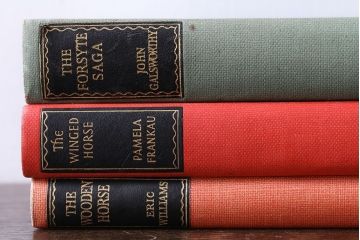 アンティーク雑貨　イギリスアンティーク　飾るだけで様になる本(洋書、古書、英字本)3冊セット(2)