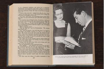 アンティーク雑貨　イギリスアンティーク　飾るだけで様になる本(洋書、古書、英字本)2冊セット