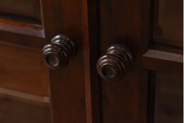 中古　北海道民芸家具　#138　落ち着いた色味のサイドボード(収納棚、戸棚)