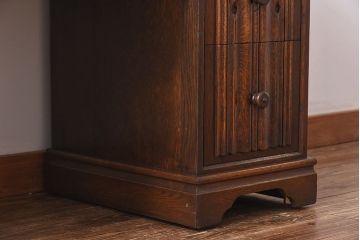 アンティーク家具　イギリス製　風格と気品漂うドレッサー(鏡台、三面鏡、ドレッシングチェスト)