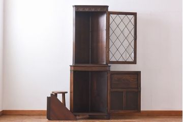 ヴィンテージ家具　イギリスビンテージ　JAYCEE FURNITURE　シックなデザインが魅力のコーナーキャビネット(飾り棚、戸棚)