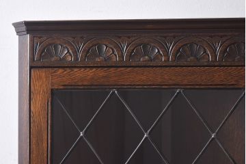 ヴィンテージ家具　イギリスビンテージ　JAYCEE FURNITURE　シックなデザインが魅力のコーナーキャビネット(飾り棚、戸棚)
